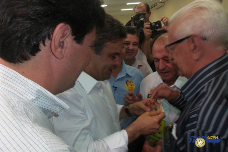Presidenciável Aécio Neves chega na Aced de Dourados