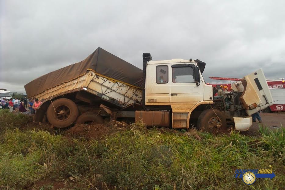 Colisão frontal mata caminhoneiro douradense a 5 km de Itahum