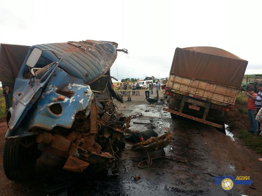Colisão frontal mata caminhoneiro douradense a 5 km de Itahum