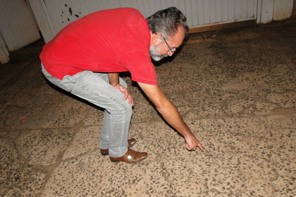 Casa do prefeito de Ribas do Rio Pardo é alvejada a tiros