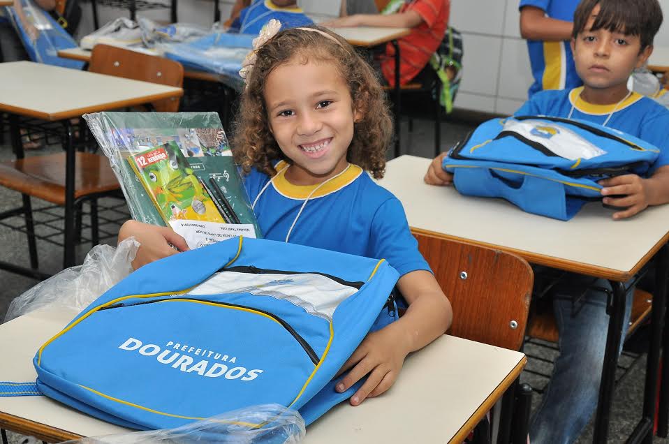 Dourados investe quase R$ 3 milhões no kit para alunos