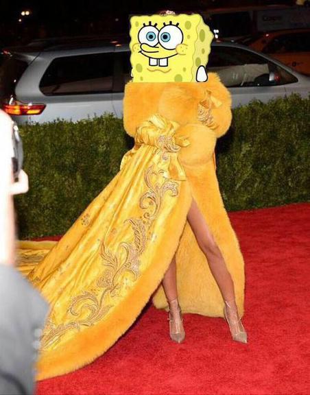 Vestido de Rihanna vira piada na internet