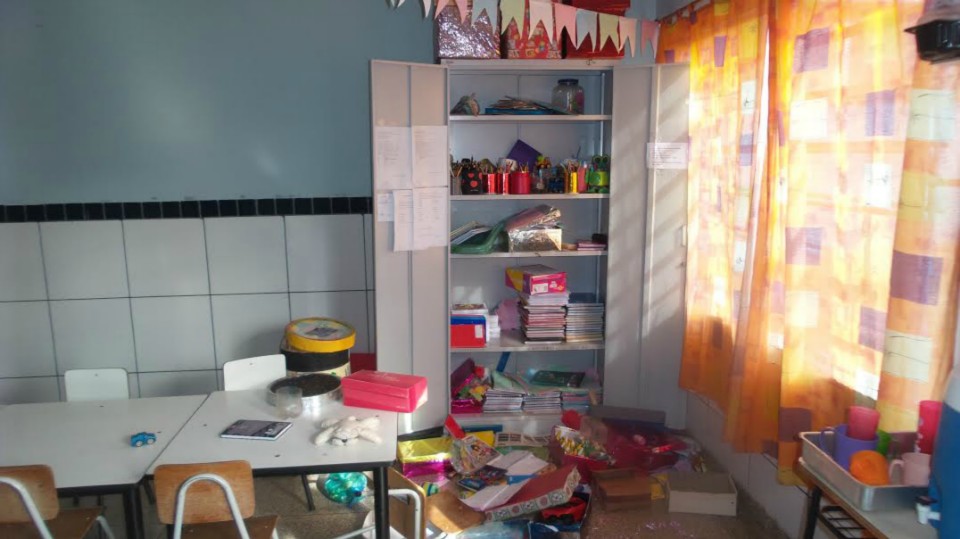 Vândalos deixam rastro de destruição em escola de Dourados