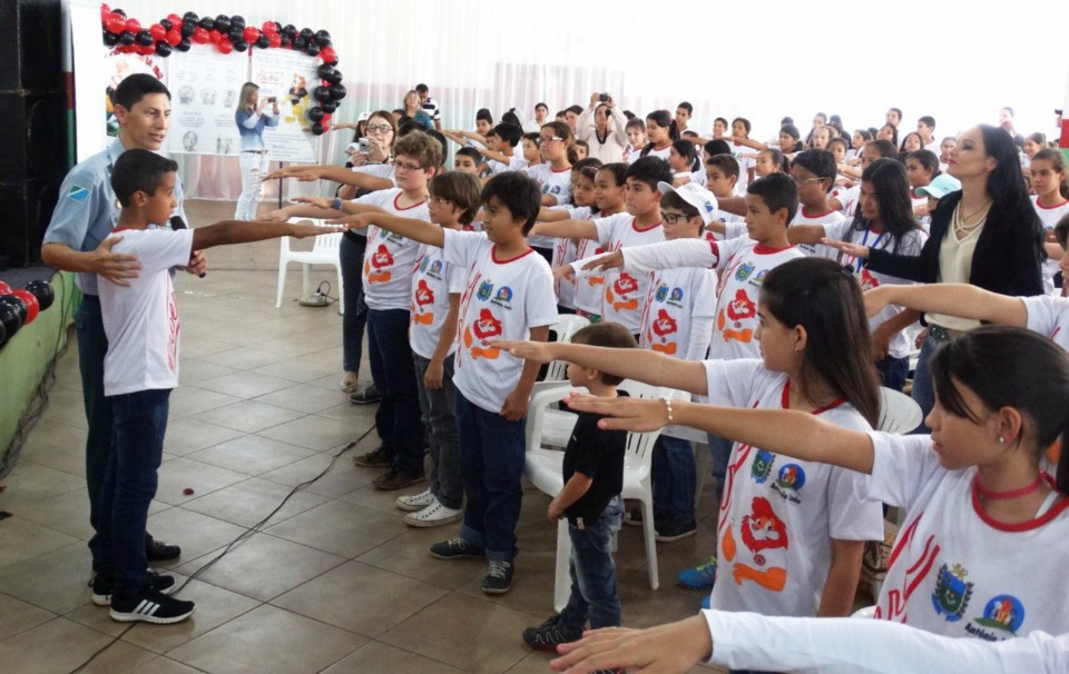Proerd Fronteira MS forma mais de 200 alunos em Antônio João