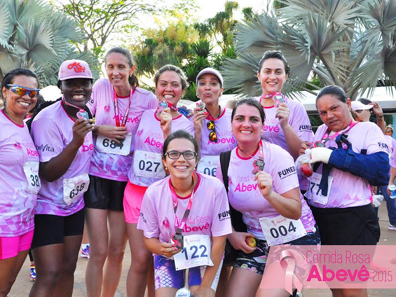 Corrida Rosa contra Câncer reúne mil competidoras