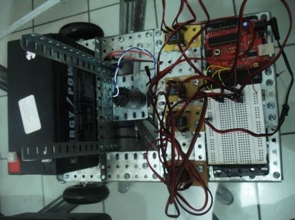 Estudantes transformam lixo eletrônico em robôs em escolas de MS