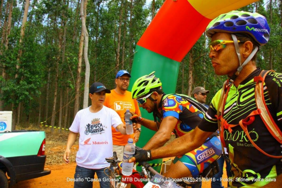 Atletas da Strong Bike Coxim levam desafio de duplas de Mountain Bike