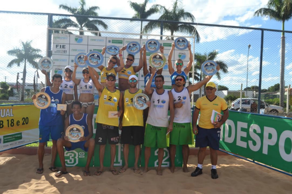 Atletas do interior dominam vôlei de praia no Mato Grosso do Sul
