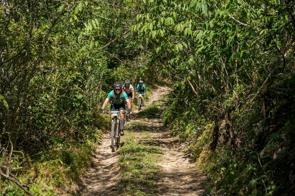 Mais de 800 ciclistas disputam desafio de mountain bike em Bodoquena