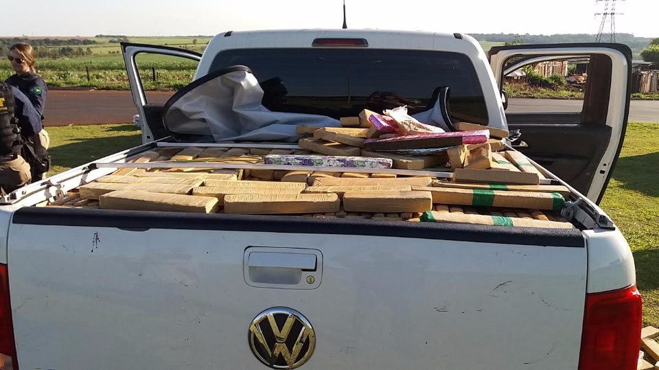 Polícia prende traficante com 2 toneladas de droga em veículo furtado
