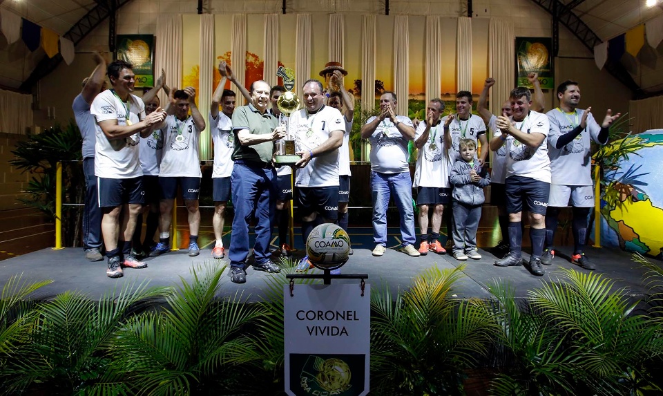 Coronel Vivida é campeão da Copa Coamo