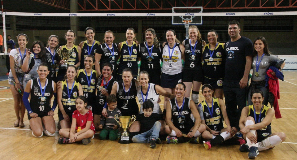 Círculo Militar é campeão master feminino de voleibol