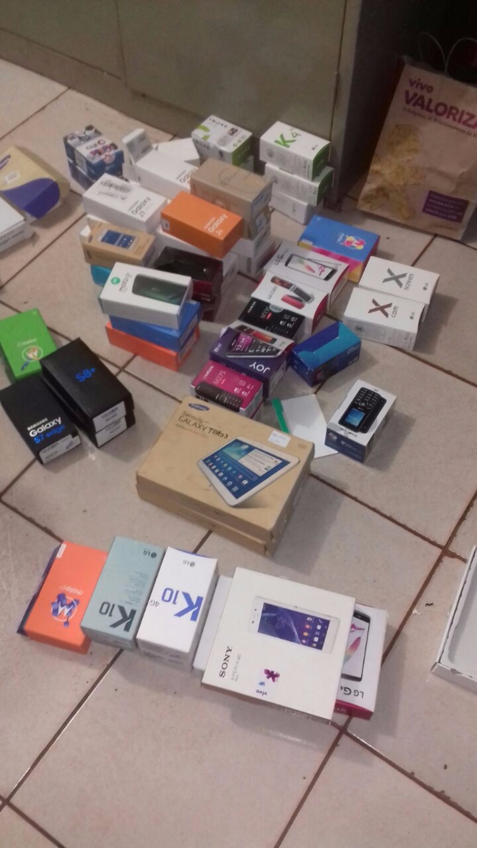 PM de Itaporã recupera eletrônicos furtados de loja