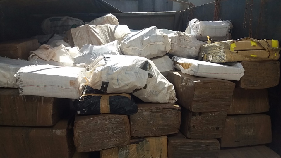 Polícia incinera toneladas de drogas em Dourados