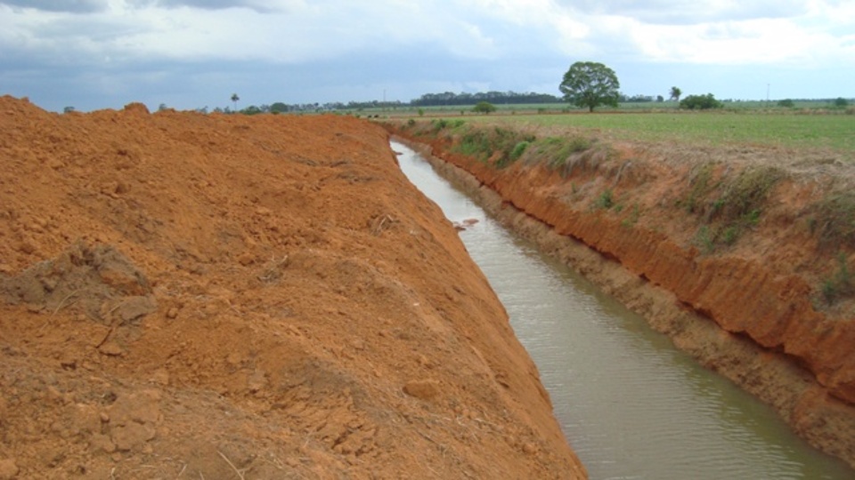 PMA autua proprietário rural em R$ 15 mil por drenar lagoa natural