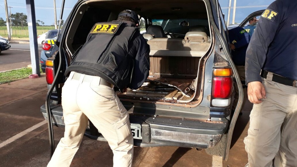 PRF apreende carga de armas, munições e droga em Campo Grande