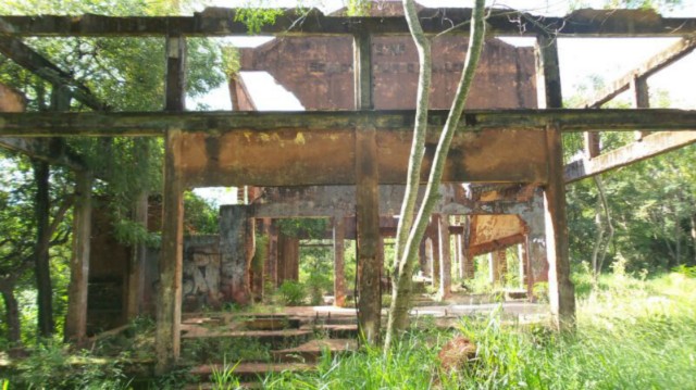 Sem aprovação de projeto, Usina Velha segue em ruínas