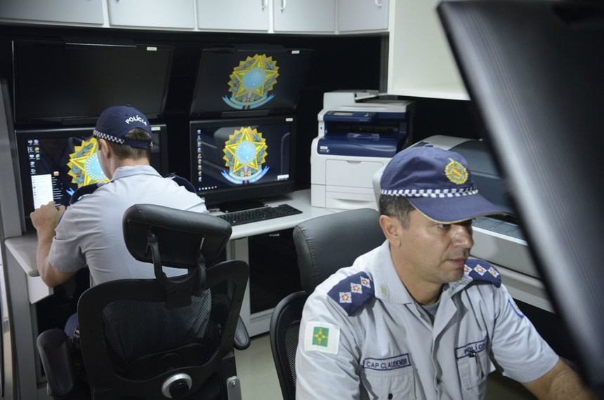 Central de monitoramento montada pela Polícia Militar do Distrito Federal durante a Copa.Fábio Rodrigues Pozzebom/Agência Senado