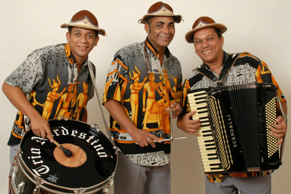 Trio Nordestino, formado atualmente por Luiz Mário (triângulo e voz), Coroneto (zabumba) e Beto Sousa (sanfoneiro) será principal atração no Festsol. (Foto: Divulgação)