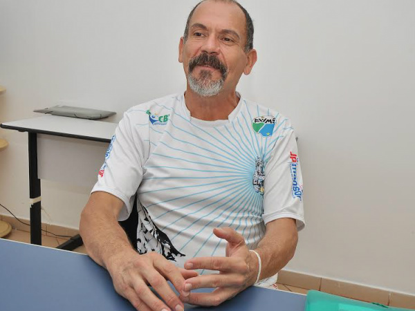 Foto: A FrotaLegenda: O professor de voleibol Bruno Allex está em busca de patrocínio para continuar garantindo a participação dos atletas de Dourados em campeonatos estaduais e nacionais.