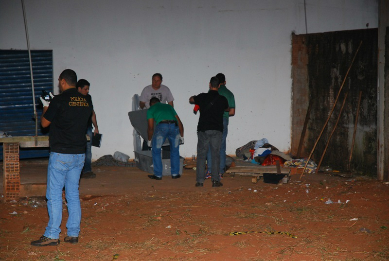 Vítima foi agredida e morta em terreno baldio - Foto: Tiago Apolinário / Da Hora Bataguassu