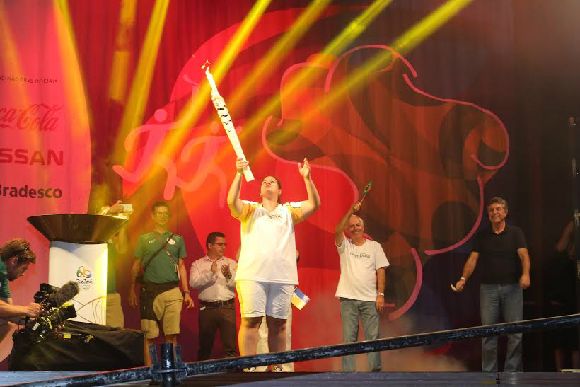Judoca Camila Gebara acendeu a pira olímpica Foto: A. Frota