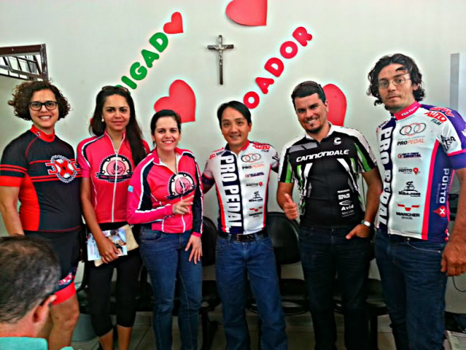Parte dos bikers dos grupos  XC Dourados, Pedal das Belas, Pedal Livre, Pedal Livre Girls e Pró Pedal que doaram sangueFoto: Divulgação