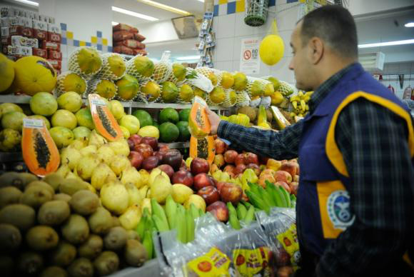 Novas regras do Ministério da Agricultura tornarão mais claras a quantidade de suco de fruta ou polpa de fruta em bebidas não alcoólicas.Arquivo/Agência Brasil