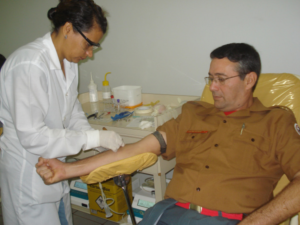 Bombeiros de Dourados colaboram com a doação de sangue