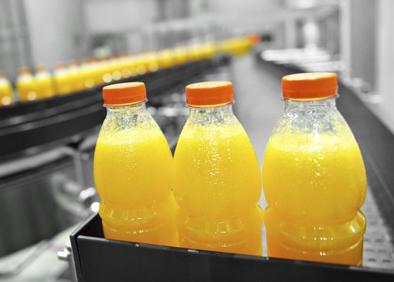 O Brasil é o maior produtor mundial de suco de laranja.