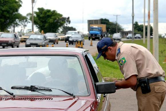 Campanha da Polícia Rodoviária Federal identifica uma série de problemas de saúde de motoristas profissionais.Arquivo/Agência Brasil