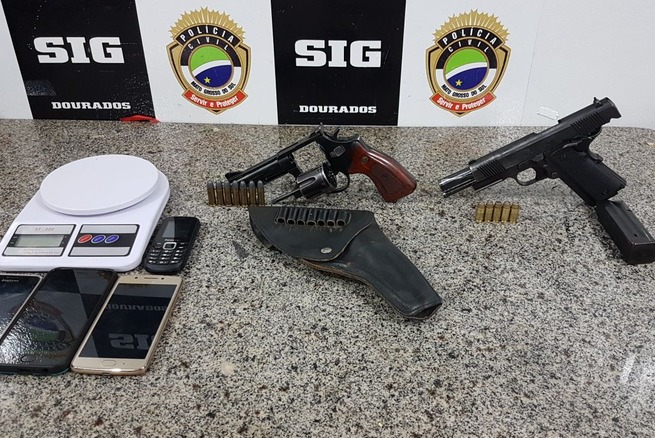 Armas e munições apreendidas por agentes do SIG
