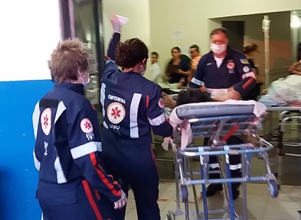 Equipe Alfa do Samu encaminhou o homem para unidade hospitalar - foto: Cido Costa/DouradosAgora