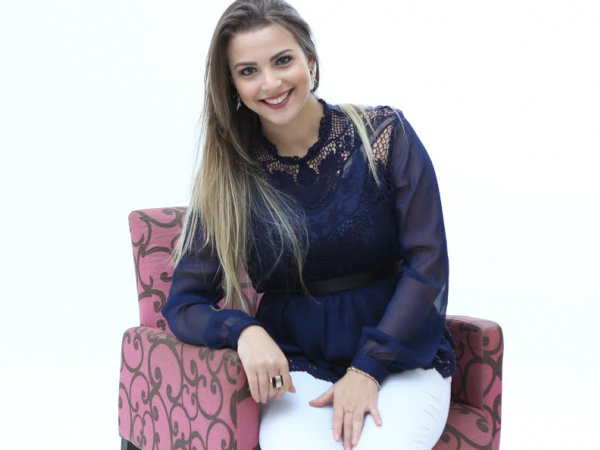 A bacharel em Direito e Ciências Contábeis, Chaiane Mader, que apresentará o Rit Shopping que estreia na próxima segunda-feira na TV Rit, canal 5