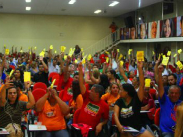 As medidas foram decididas em Assembleia Geral da Federação dos Trabalhadores em Educação de Mato Grosso do Sul (Fetems), na tarde de sábado.