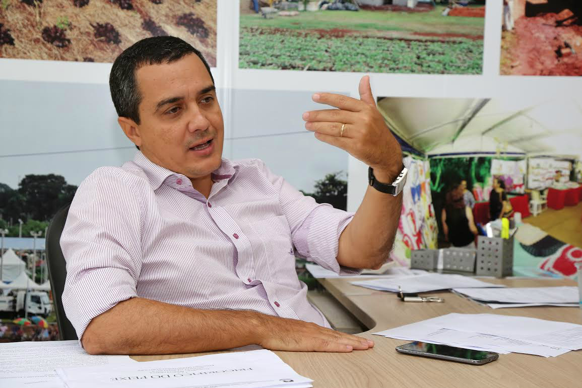 Secretário Landmark Rios diz que finalização do frigorífico está entre as prioridades da prefeita Délia​