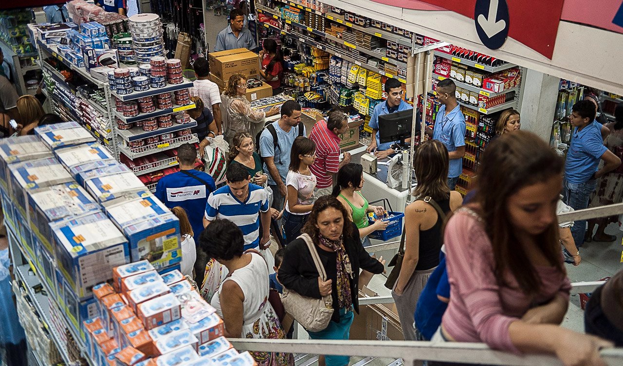 Cartões de loja são hoje a forma de financiamento que mais leva o consumidor para a inadimplência (Arquivo/Agência Brasil)