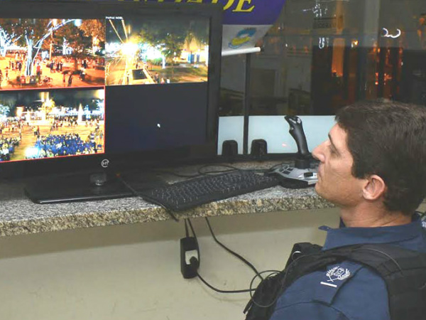Monitoramento com câmeras passará a ser permanente na Praça Antônio João a partir de agorafoto - A Frota