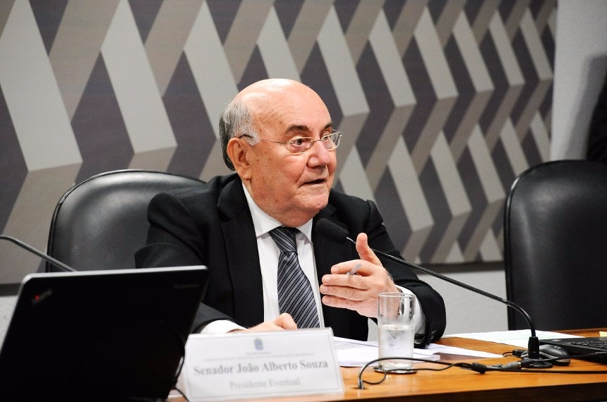 O relatório do senador Flexa Ribeiro é pela rejeição do projeto, que, na avaliação dele, traria muita complexidade na implementação e na regulaçãoMarcos Oliveira/Agência Senado