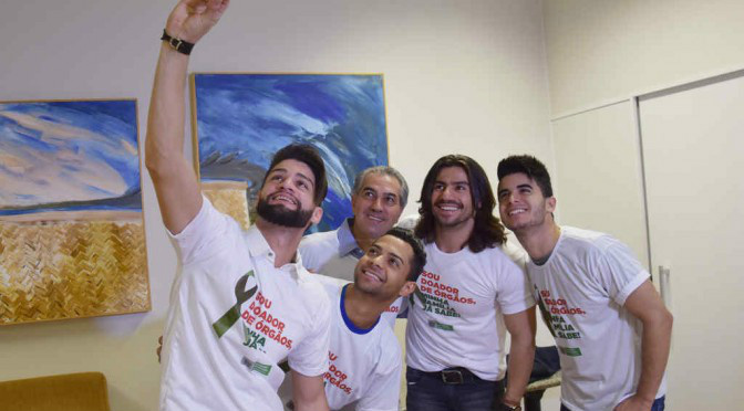 Sertanejos Munhoz e Mariano apoiam a causaFotos: Noticias MS
