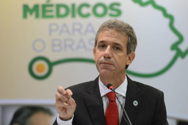 Ministro da Saúde, Arthur Chioro, diz que o Mais Médicos tem papel fundamental no fortalecimento e consolidação da Atenção Básica. (Foto: Fabio Rodrigues Pozzebom /Agência Brasil) 