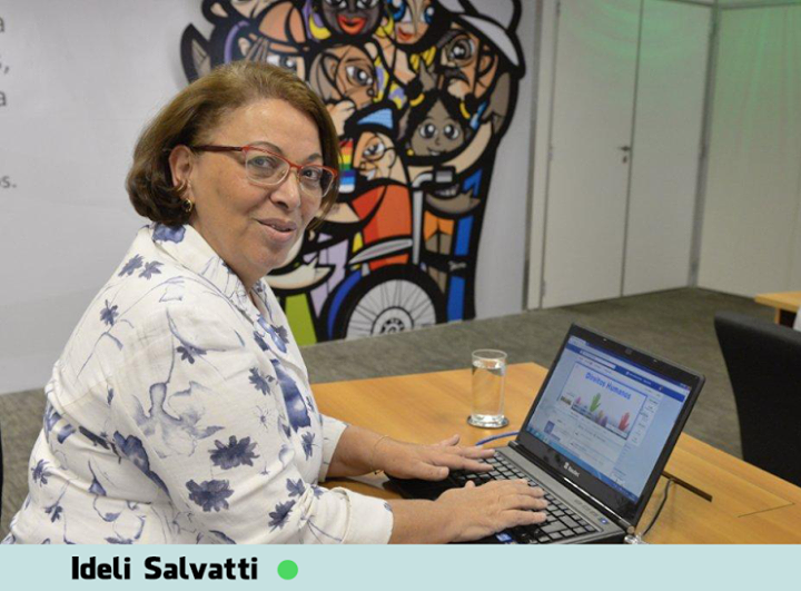 Ministra Ideli Salvatti, da Secretaria de Direitos Humanos, em conversa com internautas na segunda-feiraDivulgação/ SDH
