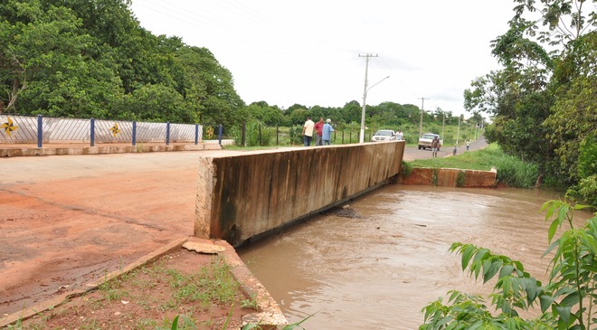 Rio Aquidauana subiu mais de um metro, nas últimas horas, e já saiu da calha na área urbana de Aquidauana.