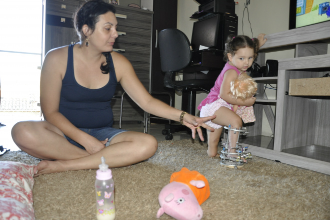 Família vende rifa para tratamento da pequena Yasmin