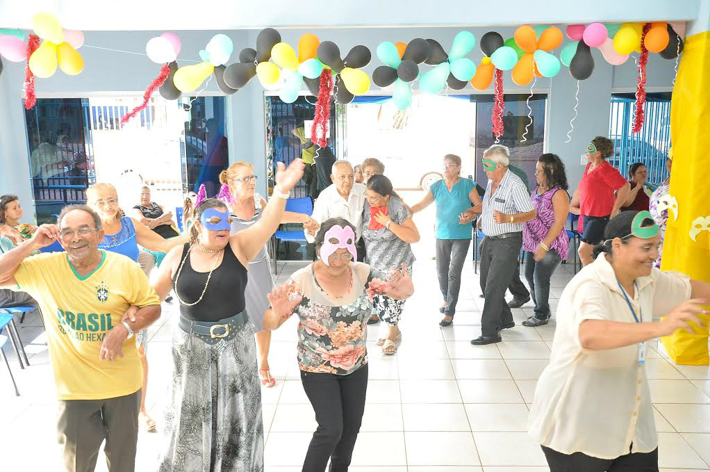 Fotos: A. FrotaNo Parque I idosos aproveitaram o baile de carnaval