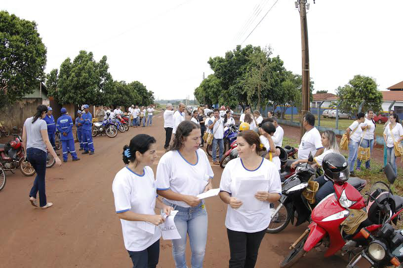 Com acompanhamento do prefeito em exercício Odilon Azambuja, equipes de agentes e voluntários vasculham toda a cidade em busca do mosquito