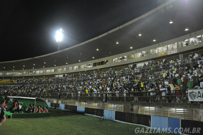 Estádio tem capacidade para 28 mil lugares, mas opera com apenas sete mil. Foto: Gazeta MS