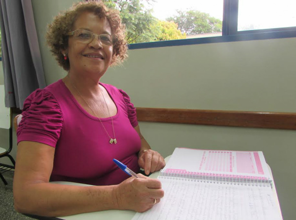 Emília, de 65 anos, iniciou o curso de Letras/Espanhol da UEMS de DouradosFoto: Divulgação
