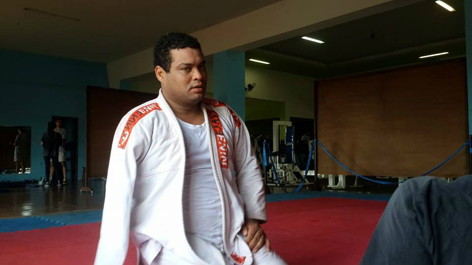 Deigon treina na academia da Nine Nine montada em Maracaju. Foto: Divulgação