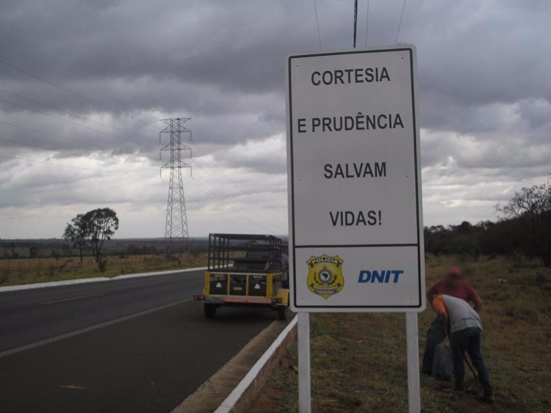 Placas educativas nas rodovias. Foto: Divulgação DNIT